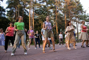 Фламенко, йога и парковый волейбол: в крае продолжается сезон 