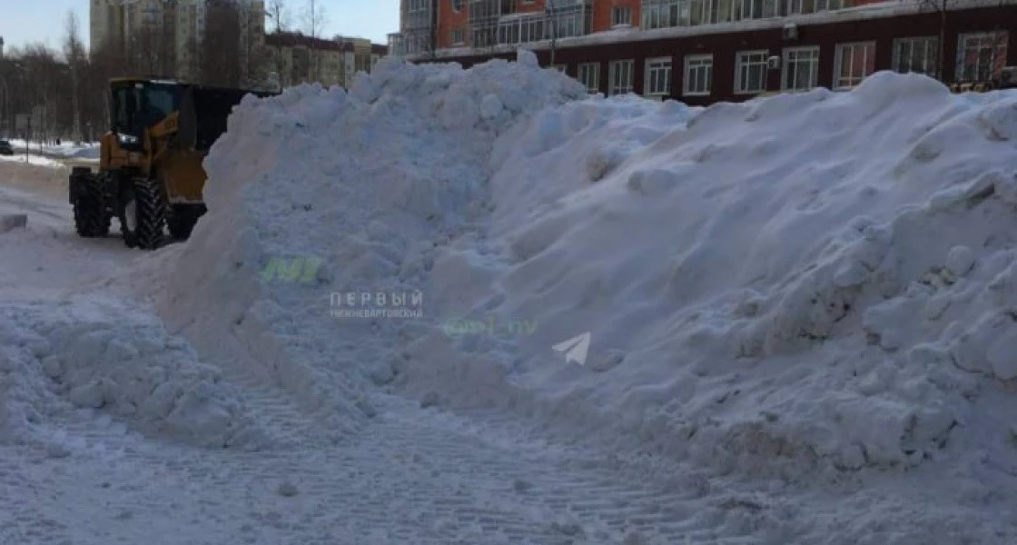 Жителям Нижневартовска предлагают высказать мнение об уборке снега