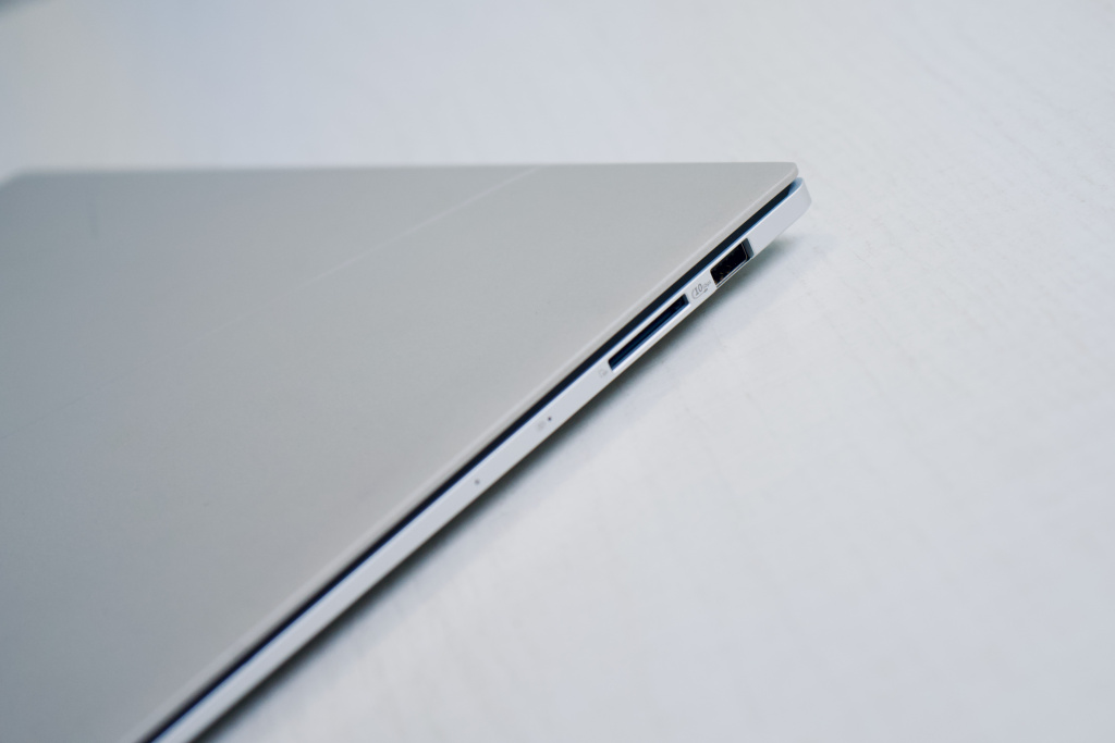 Asus Zenbook S 16