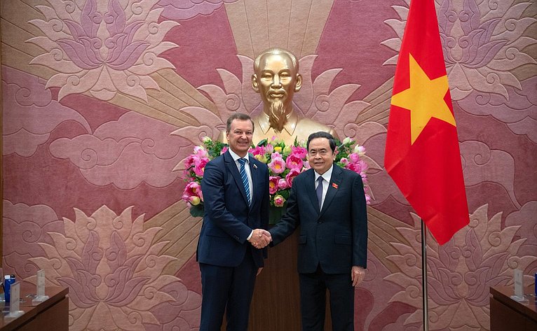 Делегация Совета Федерации во главе с первым заместителем Председателя СФ Андреем Яцкиным встретилась с Председателем Национального собрания Вьетнама Чан Тхань Маном