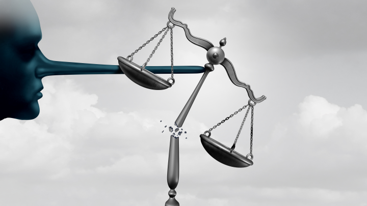 За гранью здравого смысла: Украина судит умершего Жириновского. Чем насолил политик Киеву?