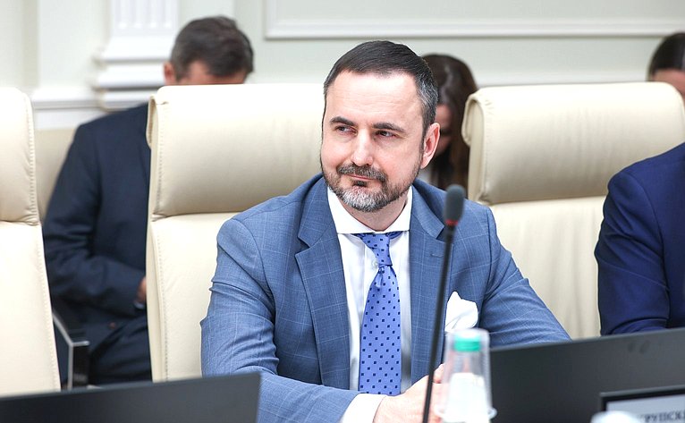 Расширенное заседание Комитета Совета Федерации по Регламенту и организации парламентской деятельности