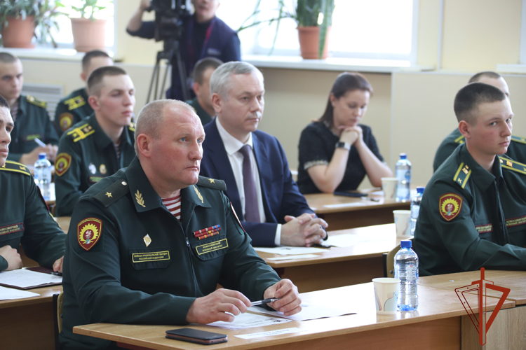 В Новосибирской области сотрудники и военнослужащие Росгвардии написали «Диктант Победы»