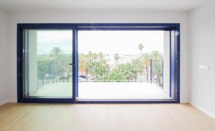 Пятикомнатная отремонтированная квартира всего в 20 м от моря, Виланова-и-ла-Желтру, Барселона, Испания за 540 000 €