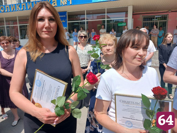 В канун Дня медработника саратовским пациентам пожелали здоровья 