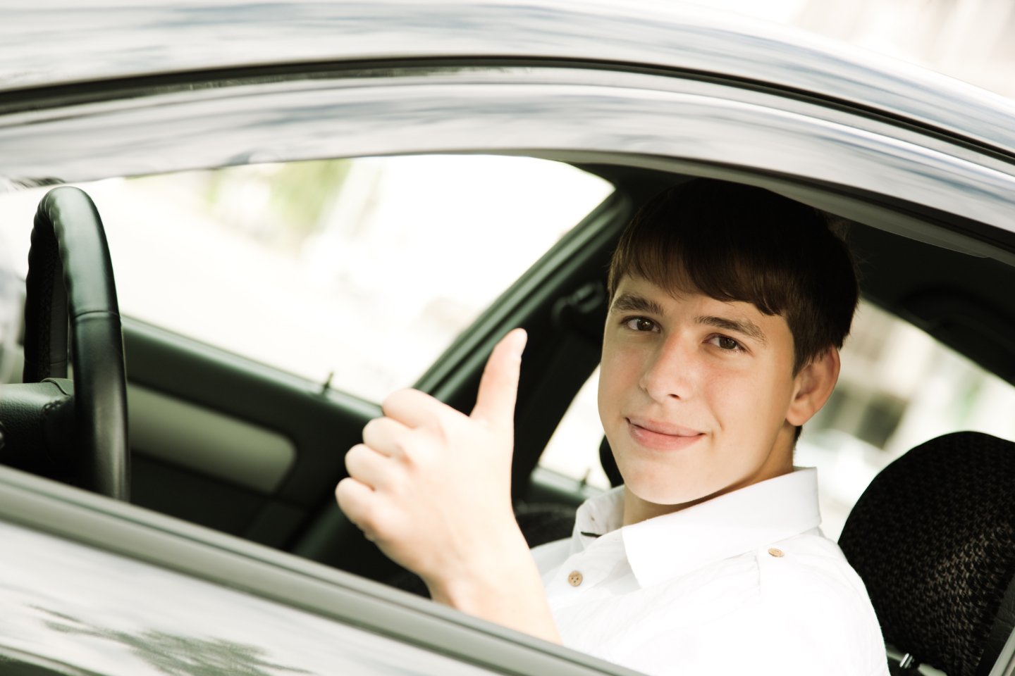 Можно ли в 16 ездить на машине. Машина для 16 летнего подростка. Счастливый водитель c чаевыми фото. Подростки на какой машине ездят.
