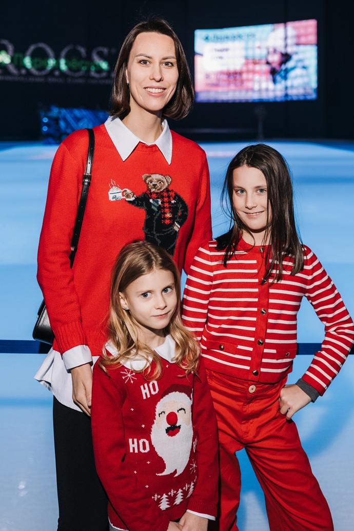 Регина Тодоренко, Лера Кудрявцева, Мария Мельникова и другие звезды стали гостями на аншлаговой премьере ледового шоу «Белоснежка» Евгения Плющенко и Яны Рудковской