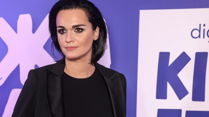 Певица Слава обвинила Долину в срыве сделок с недвижимостью