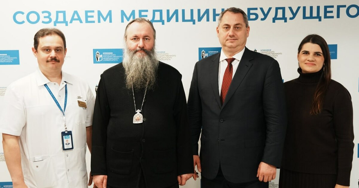 Памятник освятил митрополит Феодосий