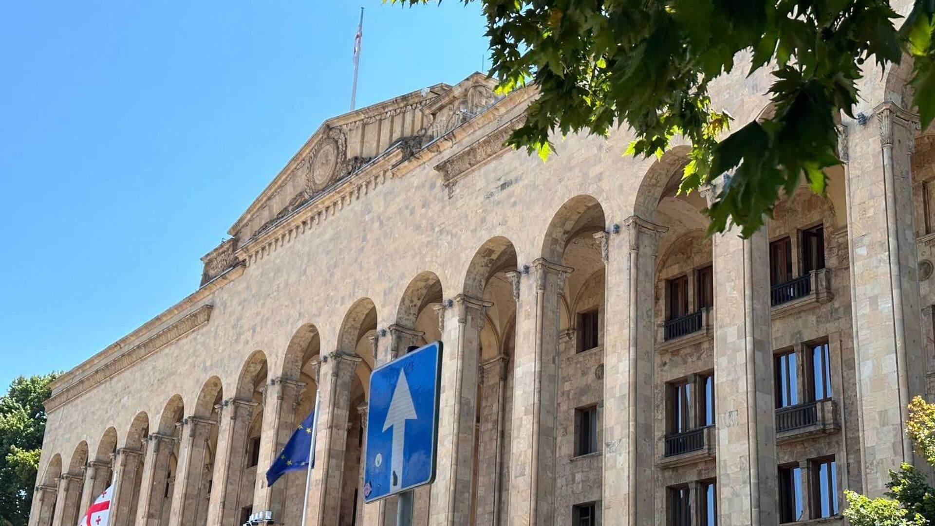 Здание парламента Грузии - Sputnik Грузия, 1920, 27.09.2025