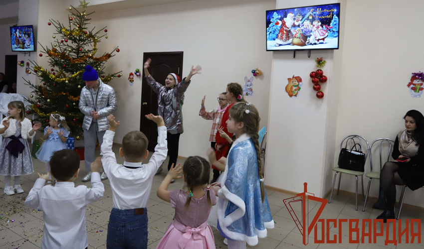 Управление Росгвардии по Тульской области поздравили детей сотрудников и военнослужащих с наступающим Новым годом