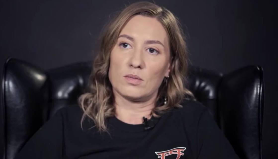 Критиковавшая Россию сценаристка «Аутсорса» Козлова не прилетела на похороны 19-летнего сына 