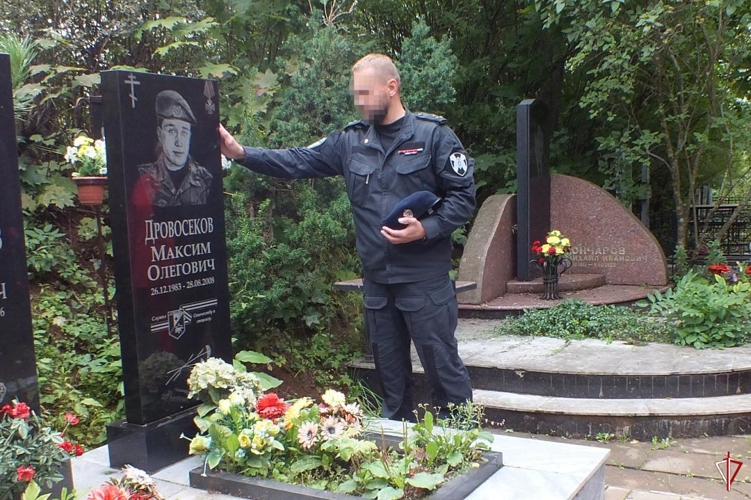 В Удмуртии сотрудники СОБР «Соболь» почтили память коллеги, погибшего 17 лет назад в Чеченской Республике