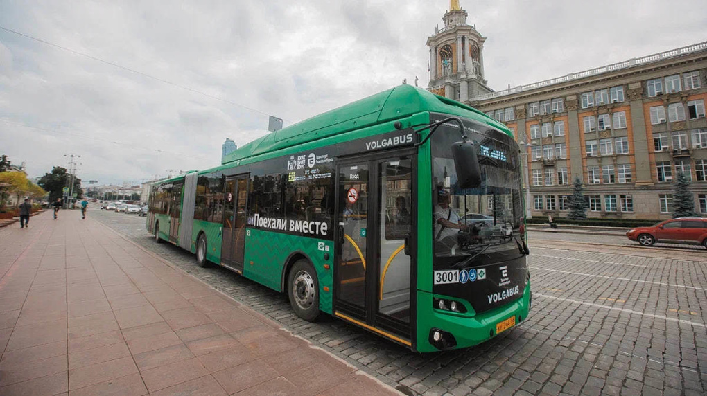 Денис Паслер пообещал обновить общественный транспорт Свердловской области на 85%