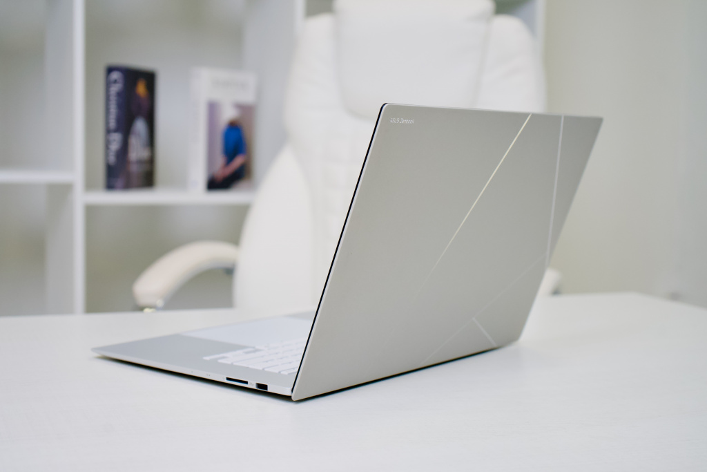 Asus Zenbook S 16