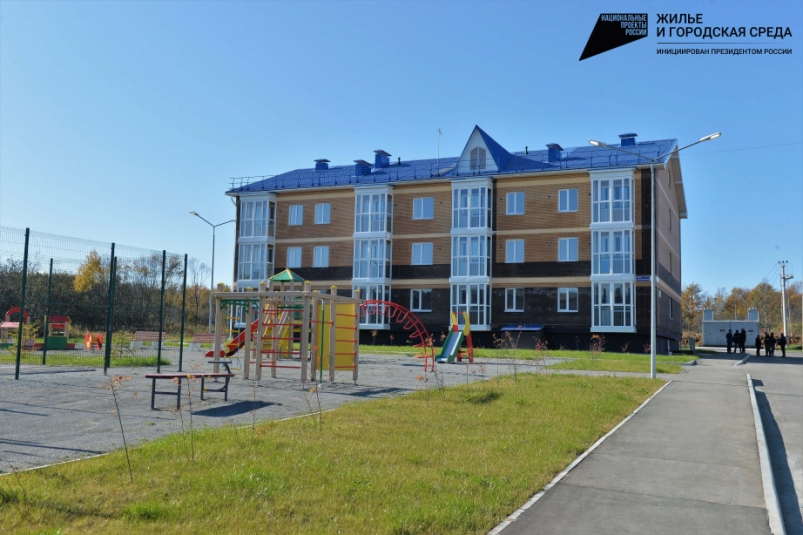 В поселке Токи Ванинского района 57 семей получили ключи от новых квартир. Администрация Ванинского муниципального района