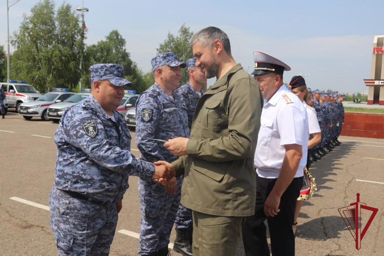 В Забайкалье сотрудники Росгвардии получили новые служебные автомобили