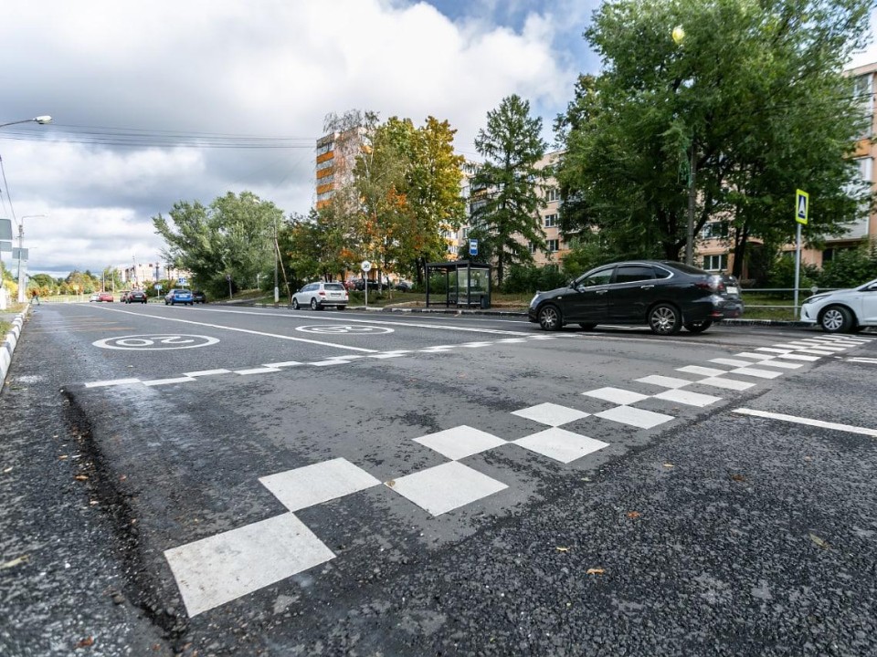 Безопасность — в приоритете: на дорогах Подмосковья обновили «лежачие полицейские»