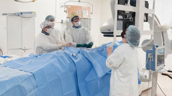 В Вельске свыше 100 сердечников прооперировали на новом ангиографе