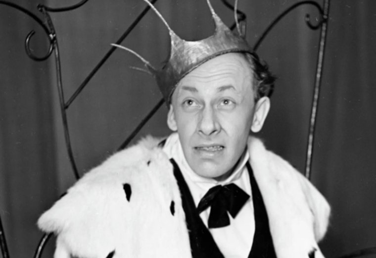 Евгений Евстигнеев в пьесе «Голый король» Евгения Шварца, созданная по мотивам сказок Ханса Кристиана Андерсена