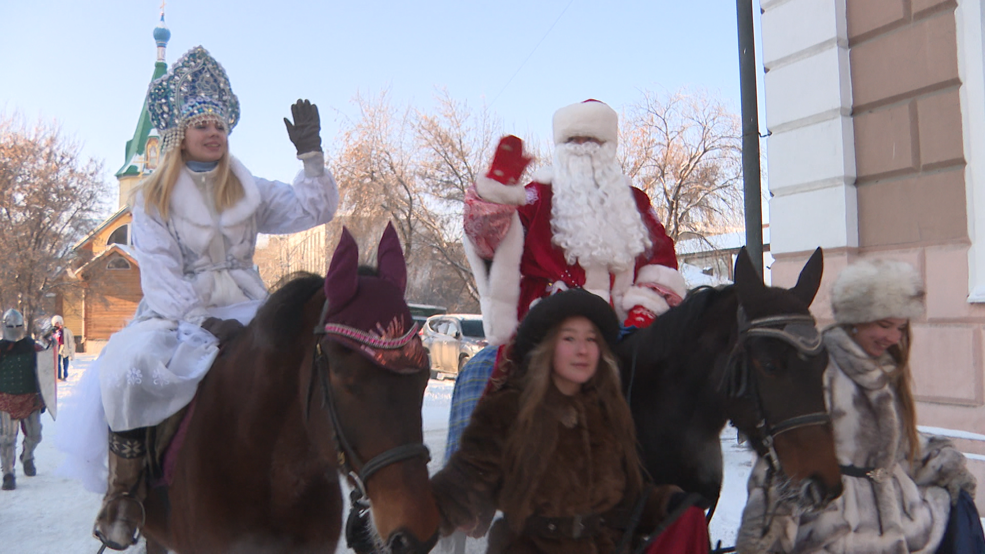 9 декабря встретили снегурочку в пуще