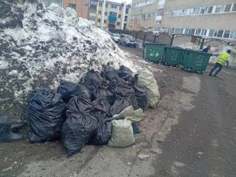 В течение дня подрядные организации вели комплексную уборку Петропавловска-Камчатского 2