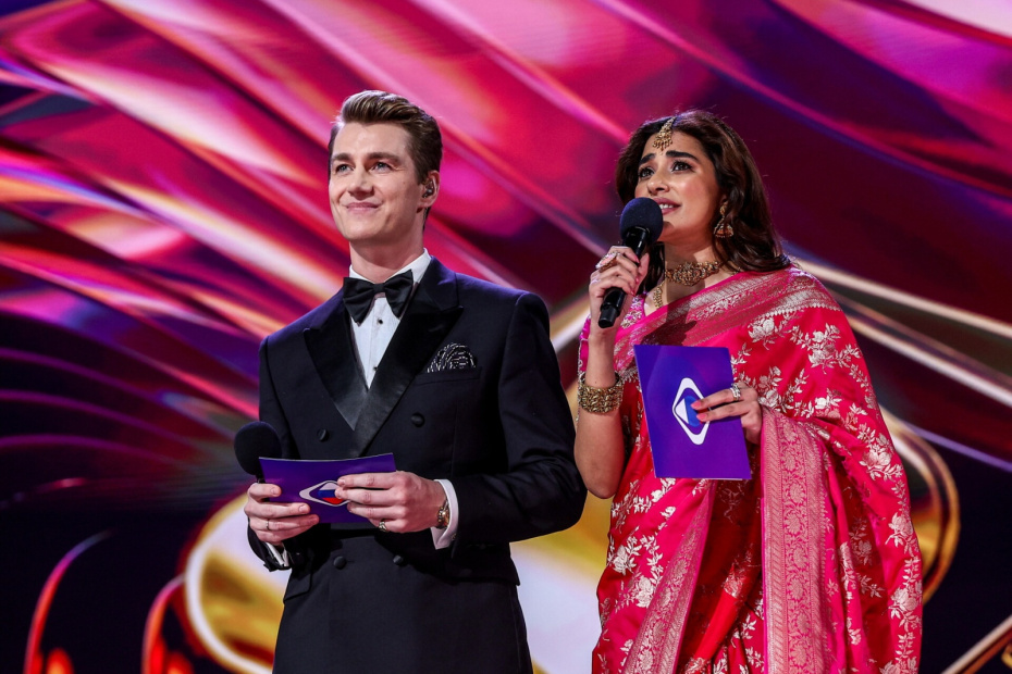 Стэфи Патель и актер, певец Алексей Воробьев во время Международного музыкального конкурса «Интервидение» 2025