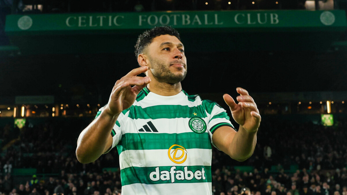 Экс‑игрок «Арсенала» и «Ливерпуля» Окслейд‑Чемберлен подписал контракт с «Селтиком»