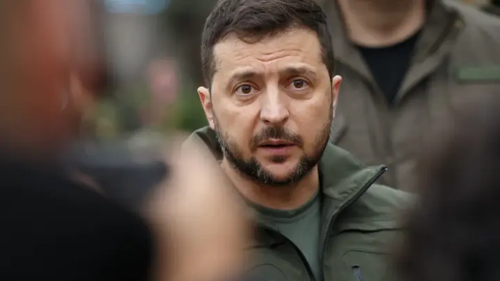 Определимся 8 мая: Зеленский держит паузу перед решением об атаке на День Победы