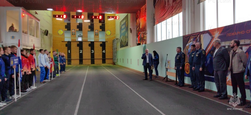 Юноши и девушки из пяти регионов сразились за Кубок Федерации пожарно-спасательного спорта