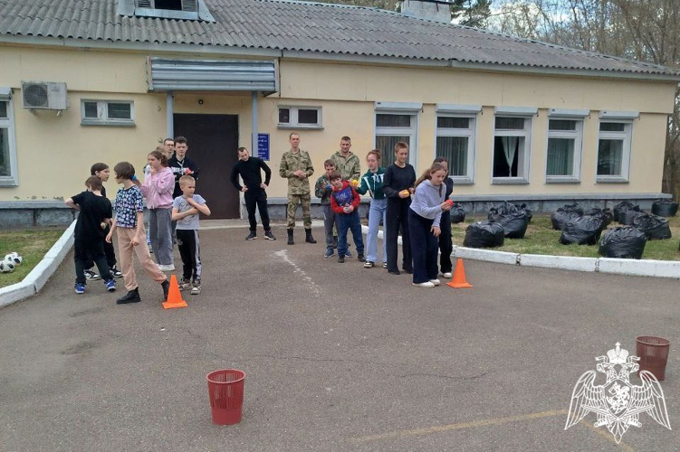 Железногорские военнослужащие Росгвардии провели эстафету с воспитанниками детского дома