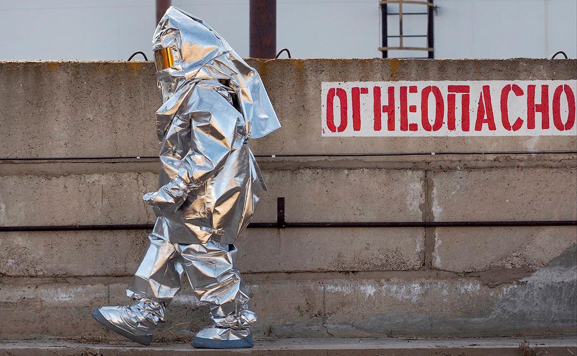 сахалинский центр. корейцы в офисе. южно-сахалинский центр занятости руководитель. корейские офисные работники. трудоустройства южно.