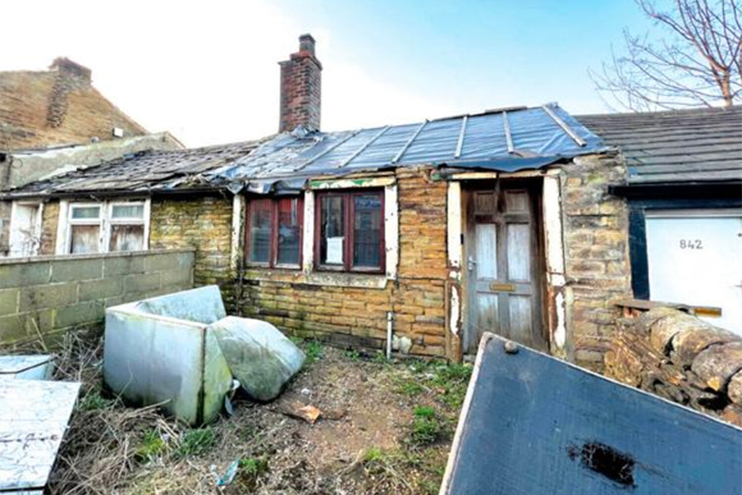 продал плохой дом. продал плохой дом. дом из плохого хорошее ремонт. самый старый деревянный дом. продал плохой дом.