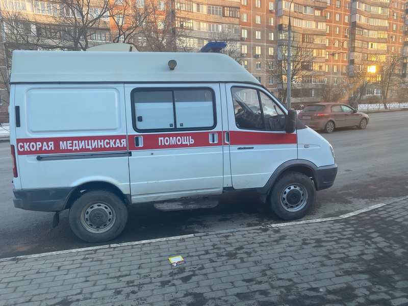 Иномарка влетела в пешеходов и в КамАЗ на брянской трассе