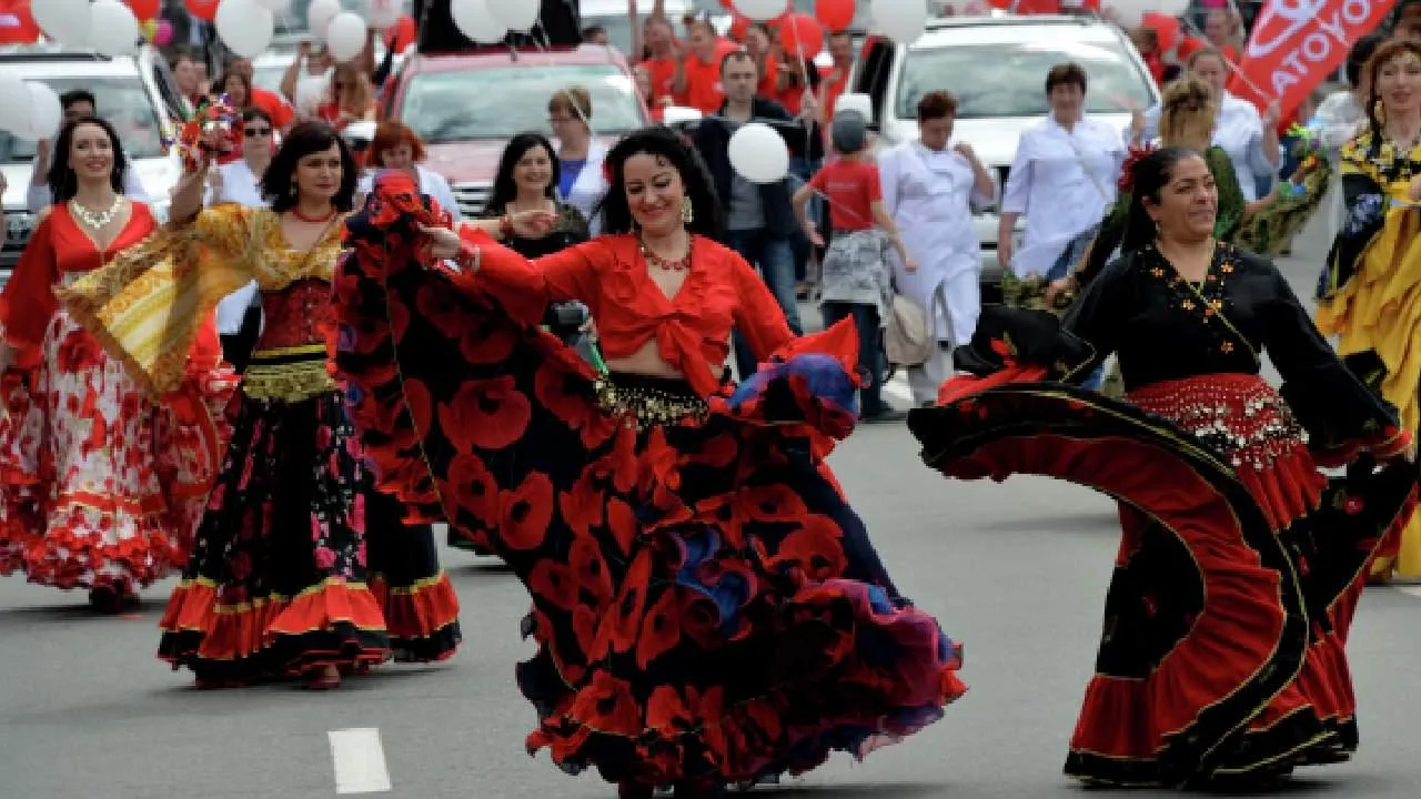встреча цыган. цыгане в москве. встреча цыган. встреча цыган. маркевич день цыган.