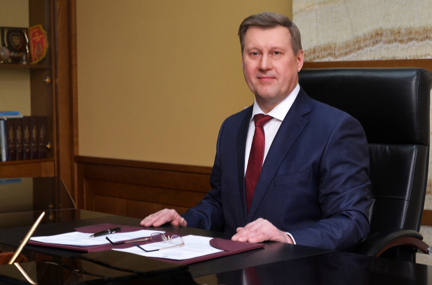 локоть уходит с поста мэра 2023