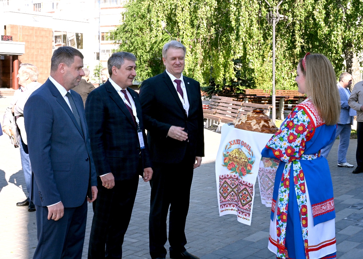 В г. Балаково при поддержке атомщиков открылся обновлённый центр культуры и спорта профсоюзной организации Балаковской АЭС