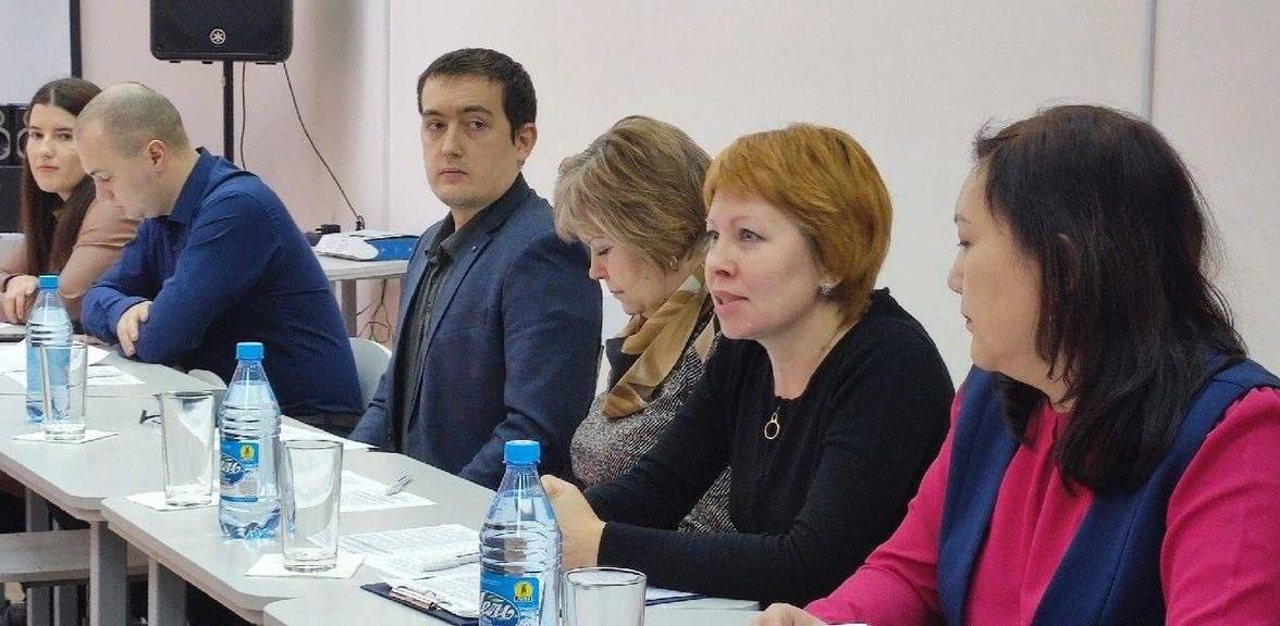 Ул крылова абакан министерство образования. Министр образования республики хакасия. Министерство образования и науки рх логотип. Крылова 72 абакан. Юлия ворошилова хакасия.