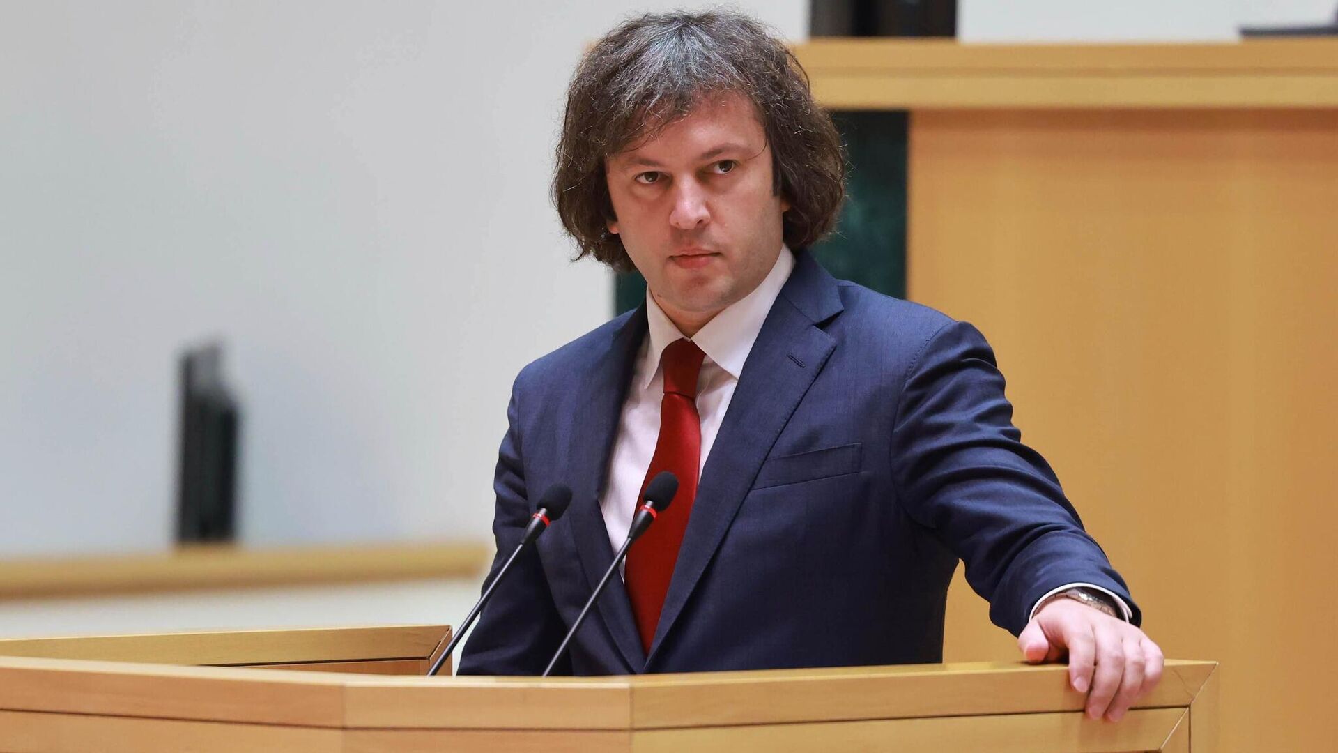 Выступление премьер-министра Грузии Ираклия Кобахидзе в парламенте - Sputnik Грузия, 1920, 26.12.2025