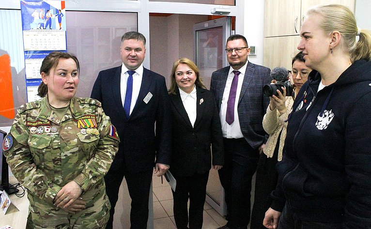 Сенаторы посетили Республиканский центр занятости
