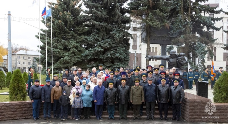 В год 35-летия МЧС России в Нижнем Новгороде открыт обновленный мемориал «Подвиг пожарного»