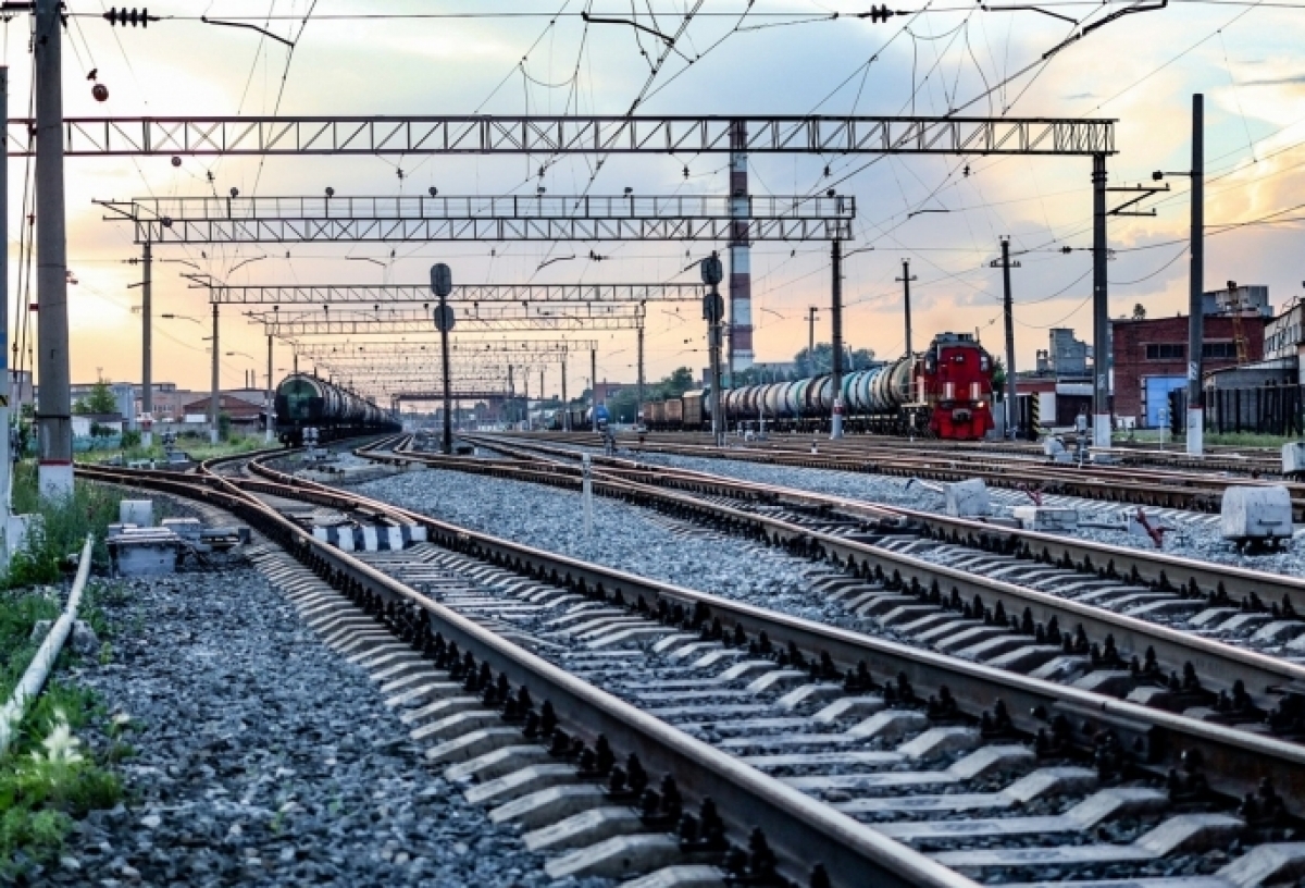 Железнодорожная омск. Омская железная дорога станция Любовка. Омская железная дорога станция 2733 км. Станция РЖД. РЖД Омск.