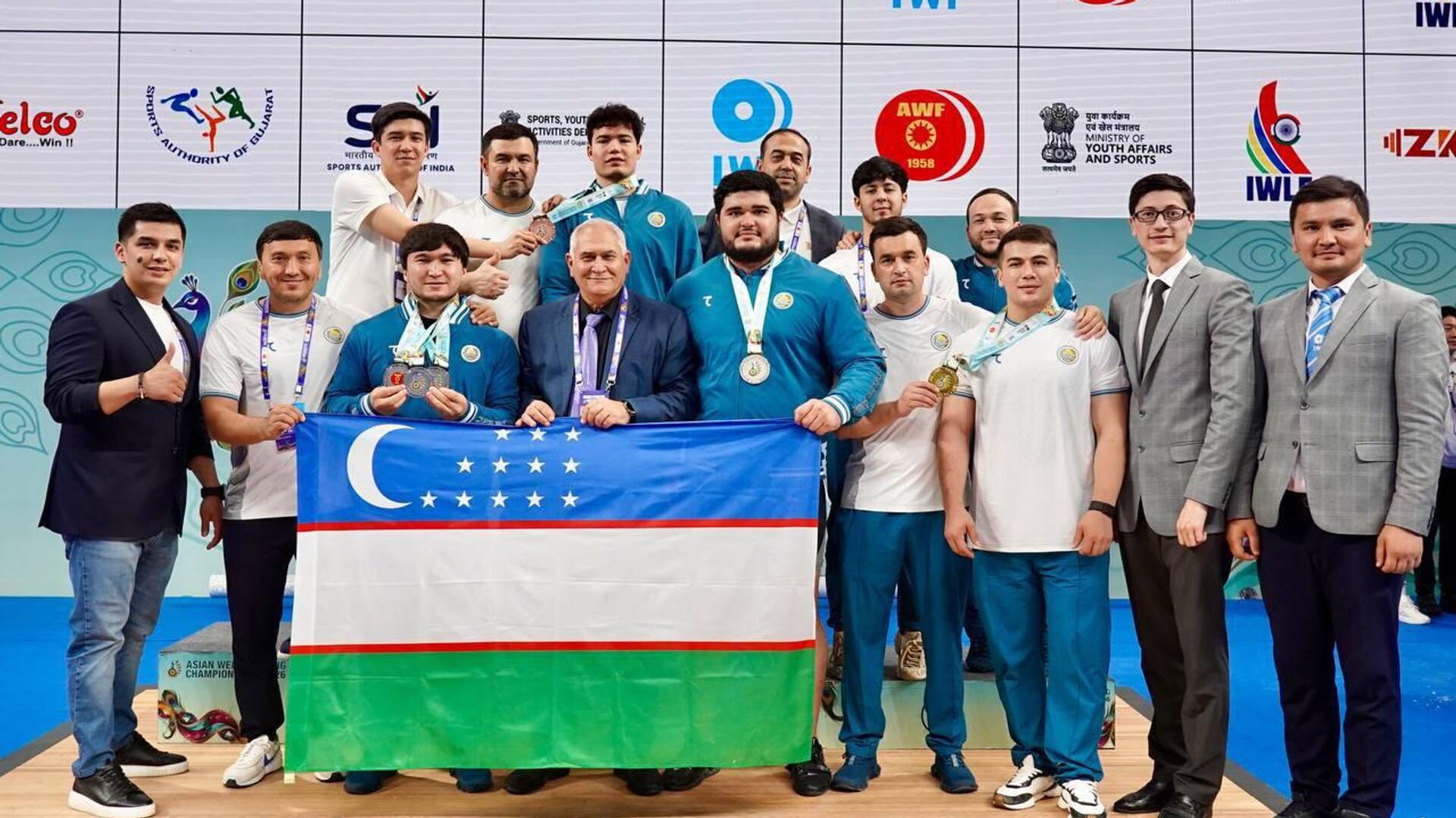 Тяжелоатлеты Узбекистана завоевали 6 медалей на чемпионате Азии - Sputnik Узбекистан, 1920, 18.05.2026
