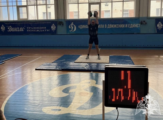 Росгвардейцы взяли серебро на чемпионате по гиревому спорту в Астрахани