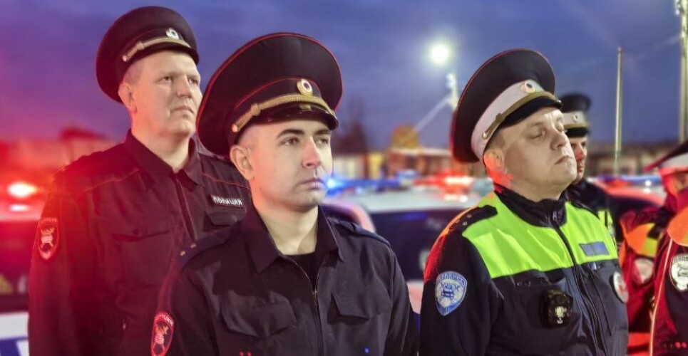 Под Великим Новгородом сотрудники ГАИ помогли судебным приставам задержать «алиментщика»