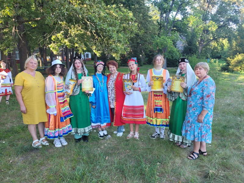 В мордовском детском лагере в Кочкуровском районе торжественно закрыли смену «Живи родной язык»
