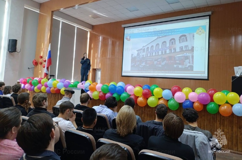 Куда пойти учиться? Конечно в ВУЗ МЧС России!