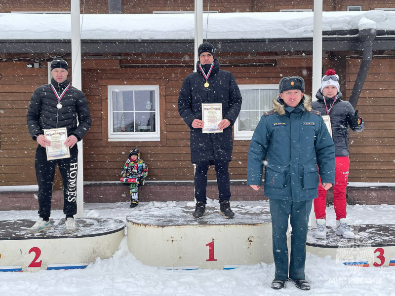 В Петербурге прошло Первенство по лыжным гонкам среди сборных команд пожарно-спасательных подразделений МЧС города на Неве