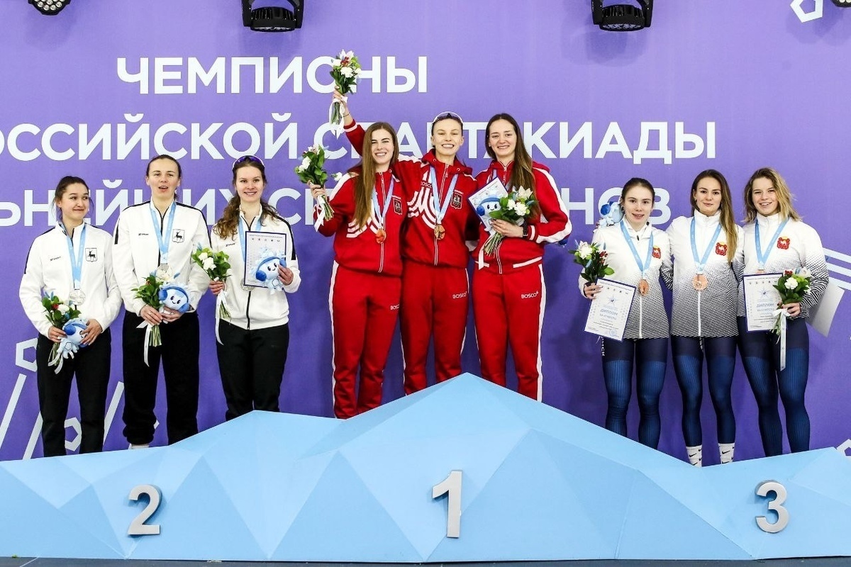 Москвички взяли золото командной гонки по конькобежному спорту на Спартакиаде