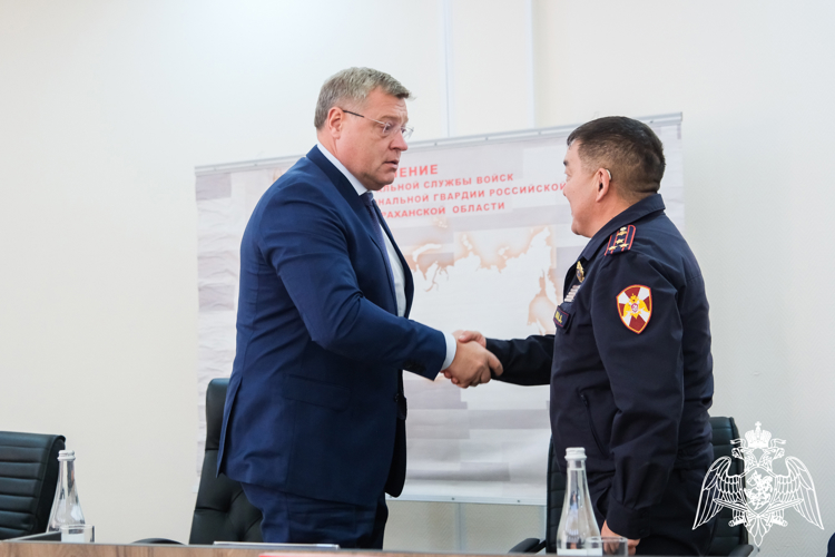 В Астрахани на заслуженный отдых проводили начальника регионального управления Росгвардии Андрея Кука